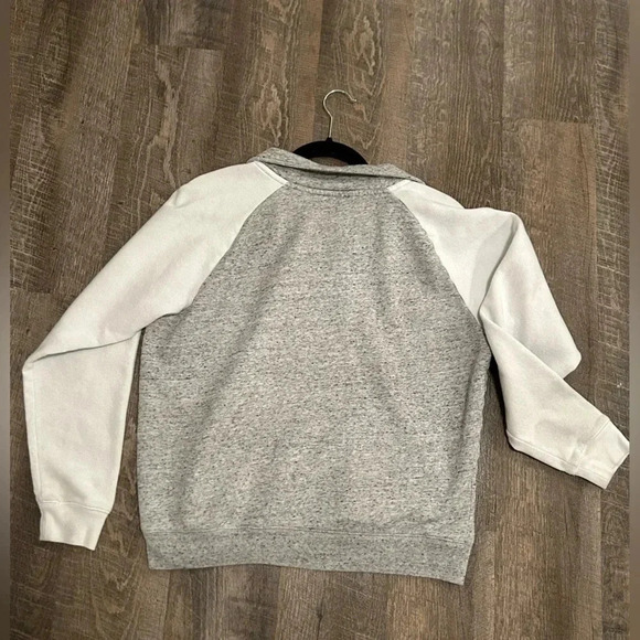 PINK VICTORIAS SECRET SWEATSHIRT - Picture 2 of 3